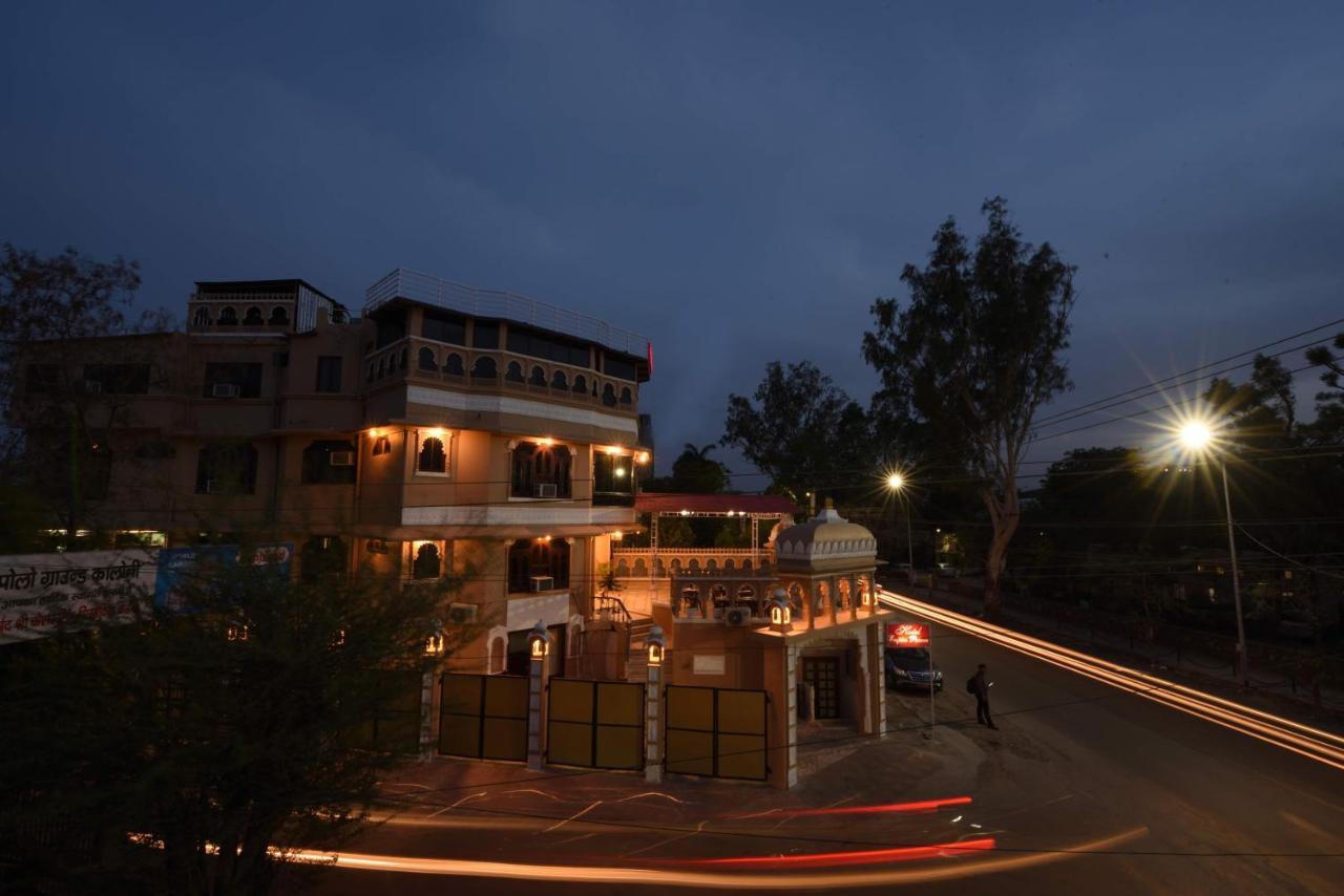 Empire Palace Hotel Udaipur Exterior photo